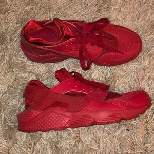 Nike Air Huaraches women’s size 8.5- all red